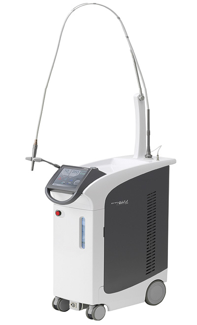 画像：アーウィン アドベール EVO（YAGレーザー装置）